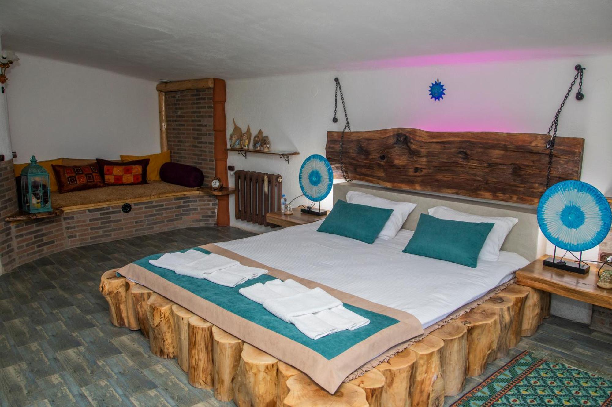 Art Chalet Akhaltsikhe  Bilik gambar